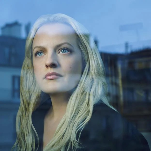 Elisabeth Moss, l'une des protagonistes de The Veil.  Network of Lies, dans une image de la mini-série.