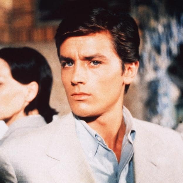 Dans les années 90, Alain Delon s'est attiré le ridicule du public pour son égocentrisme. 