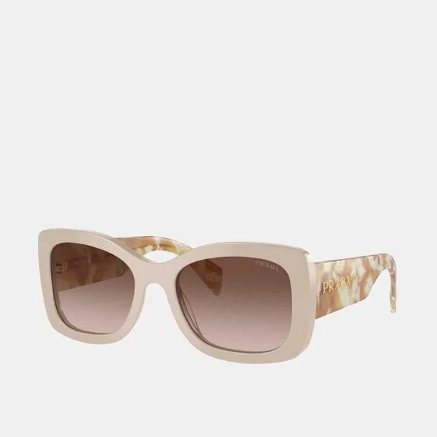 Lunettes de soleil femme ovales en acétate beige (390 € chez El Corte Inglés)