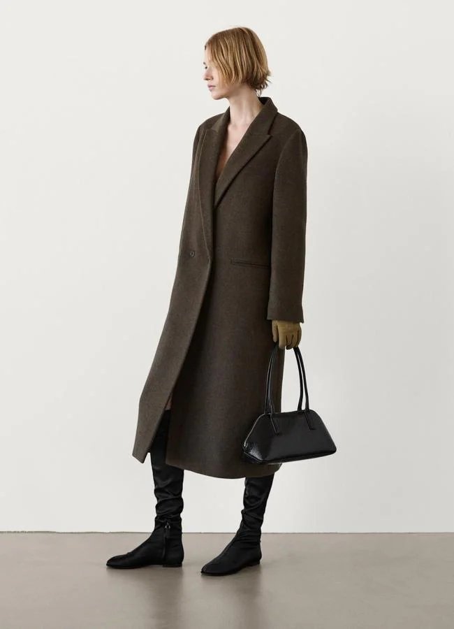 Manteau marron chocolat, 249 euros.