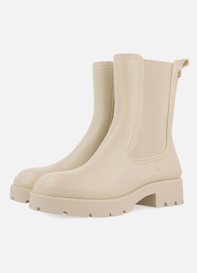 Chelsea Boties avec une piste Beige Gioseppo, 49,95 euros.