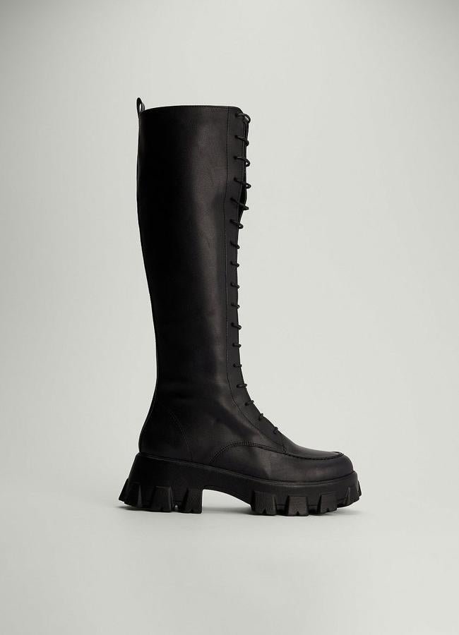 Bottes noires épais en noir na-kd, 42,95 euros.