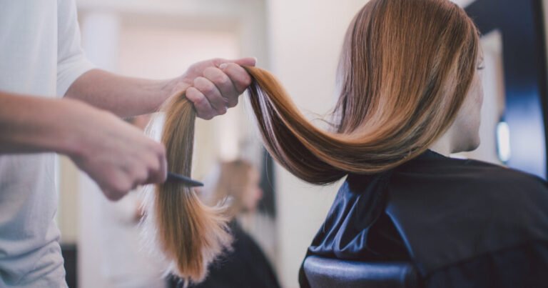 Coiffure durable : du recyclage des cheveux au robinet qui économise