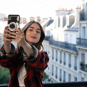 Emily à Paris opte pour les cosmétiques L’Occitane pour ses rendez-vous