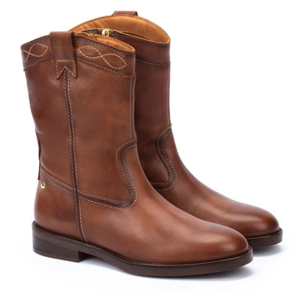 Bottines demi-coupées marron de chez Pikolinos, 149,95 euros.