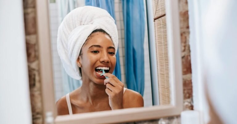 Les meilleurs fils dentaires qui ne mettent pas vos dents en danger