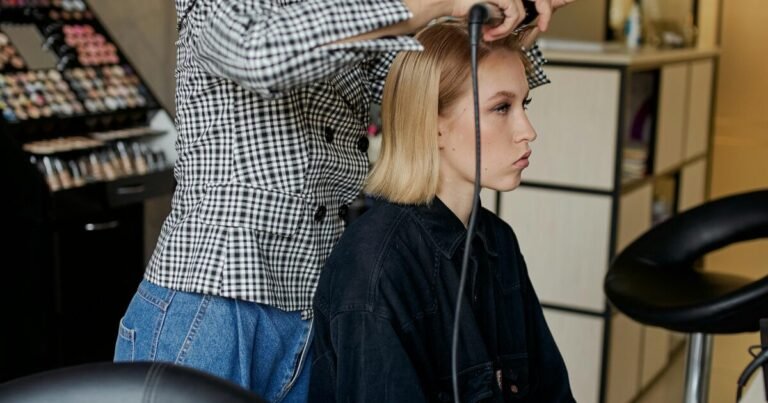 Pourquoi se couper les cheveux et changer de look améliore votre estime de soi