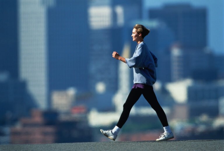 Power Walking, la marche énergétique qui renforce les os et les articulations