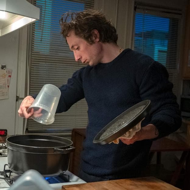 Jeremy Allen White dans une image de la deuxième saison de The Bear. 