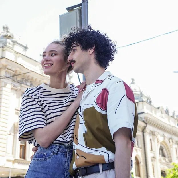 La communication est très importante dans les couples DADT. 